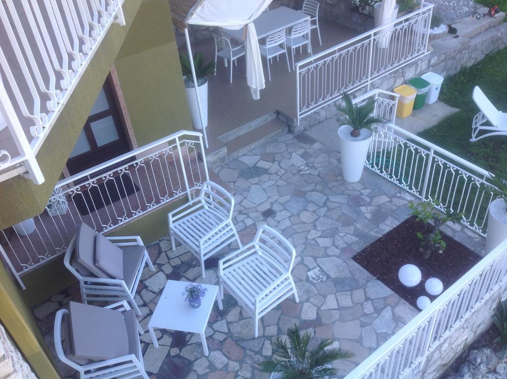 Villa Arianna Panoramic Apartments مالتشيزينيه المظهر الخارجي الصورة
