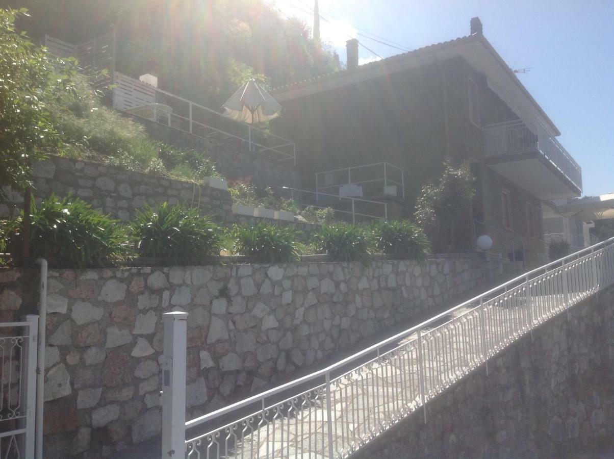 Villa Arianna Panoramic Apartments مالتشيزينيه المظهر الخارجي الصورة